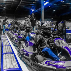 Cars in doos karting