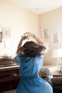 girl dancing.